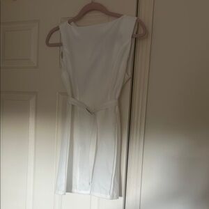 Elegant White Sleeveless Dress